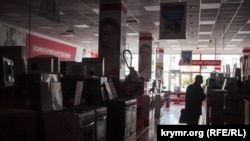 У адной з крамаў Сімфэропаля, 23 лістапада 2015 году