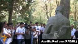 Həsənbəy Zərdabinin heykəli