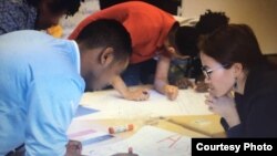 Салтанат Кырбашева работает с молодыми мигрантами.