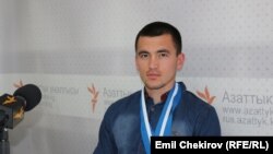 Пауэрлифтинг боюнча жаштар арасында дүйнө чемпиону Азамат Алымбек уулу