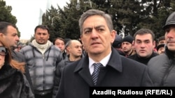 علی کریملی، رهبر مخالفان جمهوری آذربایجان و دیگر چهره‌های مخالف پس از یورش پلیس به خانه‌هایشان ناپدید شده‌اند