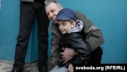 Андрій Санніков і його трирічний син Данік