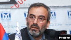 Armenia - Zhirayr Sefilian, the leader of the Founding Parliament opposition movement, at a news conference in Yerevan, 26Mar2015.