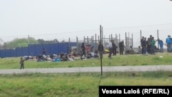 Венгрия менен Сербиянын чек арсындагы качкындар