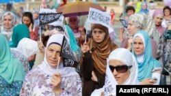 Мөслимәләр әйтүенчә, һөҗүмнәрдән соң кешеләрдә мөселманнарга карата шик туган