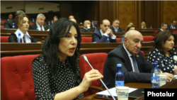 Նաիրա Զոհրաբյանն Ազգային ժողովում, արխիվ