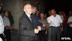 Александр Анкваб и члены его штаба после получения всех предварительных данных по выборам