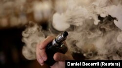 У США продовжують фіксувати серйозні захворювання легенів серед курців електронних сигарет