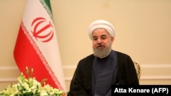 رئیس‌جمهوری ایران می‌گوید که تهران باید «هنرمندانه» از مشکلات منطقه‌ای عبور کند.