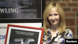 جی کی رولینگ در مراسم دریافت جایزه ادبی هانس کریستین اندرسن