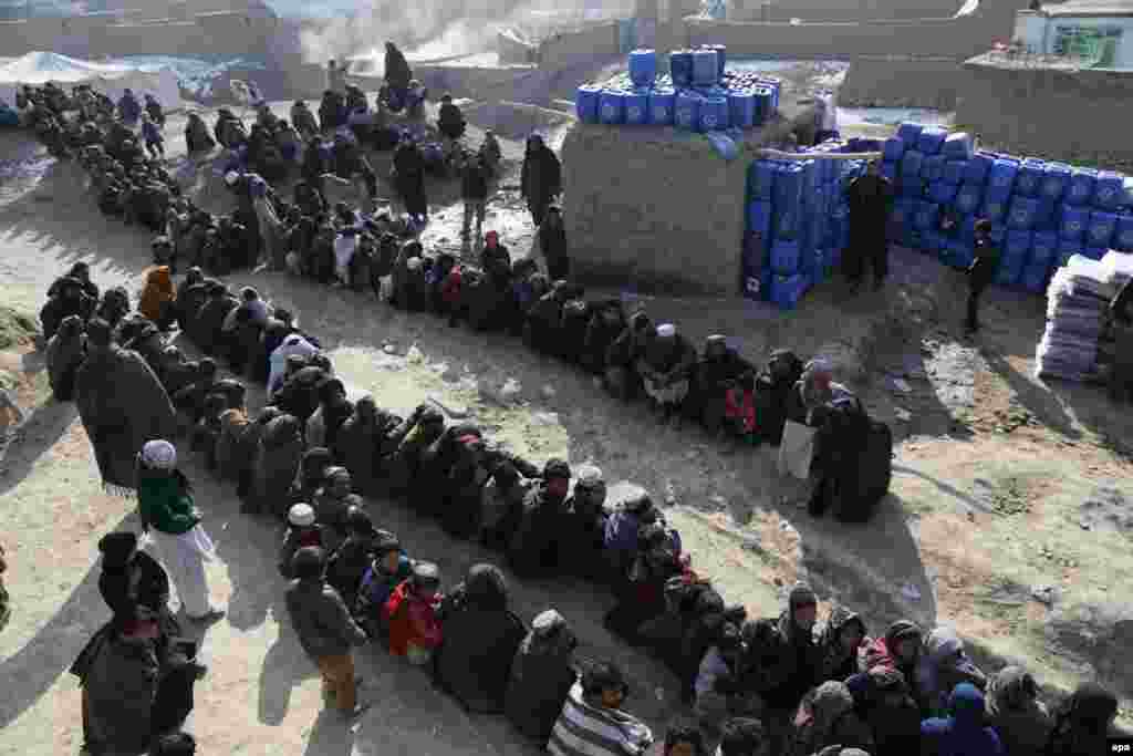 Кабул. Беженцы в ожидании...