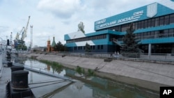 The Turkish vessel that had warning shots fired at it had been bound for the Ukrainian port city of Izmail. (file photo)