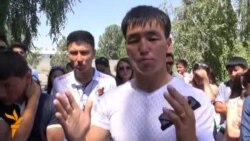 Студенттер менен жол кайгуулчунун талашы