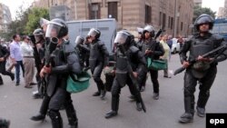 پلیس ضد شورش مصر در میدان تحریر قاهره، ماه نوامبر ۲۰۱۴.