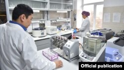 Коронавирусту аныктаган лаборатория. Бишкек.