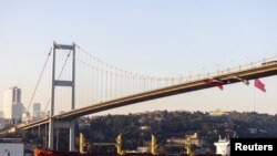 Ուկրաինական հացահատիկ փոխադրող Zante բեռնատար նավն անցնում է Բոսֆորի նեղուցով: 