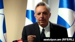 «Համախմբում» կուսակցության նախագահ, Հայաստանի նախկին արտգործնախարար Վարդան Օսկանյան
