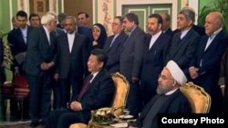 شی جین‌پینگ، رئیس جمهور چین (چپ) در تهران. ۳ بهمن ۱۳۹۴