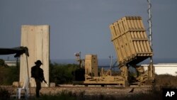 بخشی از سیستم دفاعی گنبد آهنین در اَشکلون، اسرائیل