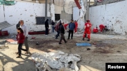 محل حملۀ اسرائیل در داخل اردوگاه پناهندگان فلسطینی عین‌الحلوه در شهر صیدون در جنوب لبنان، ۲۸ آبان