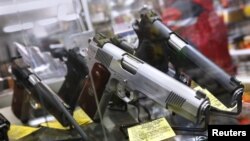 Магазин оружия в городе Юниондейл в штате Нью-Йорк. 