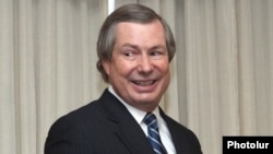 Armenia - The new U.S. co-chair of the OSCE Minsk Group, James Warlick, gives a press conference in Yerevan, 12Sep2013.