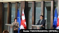 Большую часть своего визита в Тбилиси Кэтрин Эштон провела в обществе президента Михаила Саакашвили