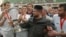 Первый вице-премьер Чечни Рамзан Кадыров и футбольная команда "Терек" (Грозный) празднуют победу в Кубке России 2004 года