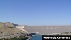 Түркия суунун камын көрүп Эфрат дарыясына Ататүрк атындагы суу сактагычты курган. Бул Түштүк Чыгыш Анадолу долбоорунун бир бөлүгү. 