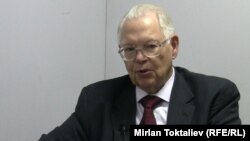 Программный директор фонда Карнеги по России и Евразии Джеймс Коллинз, Бишкек, 21 сентября 2012 года.