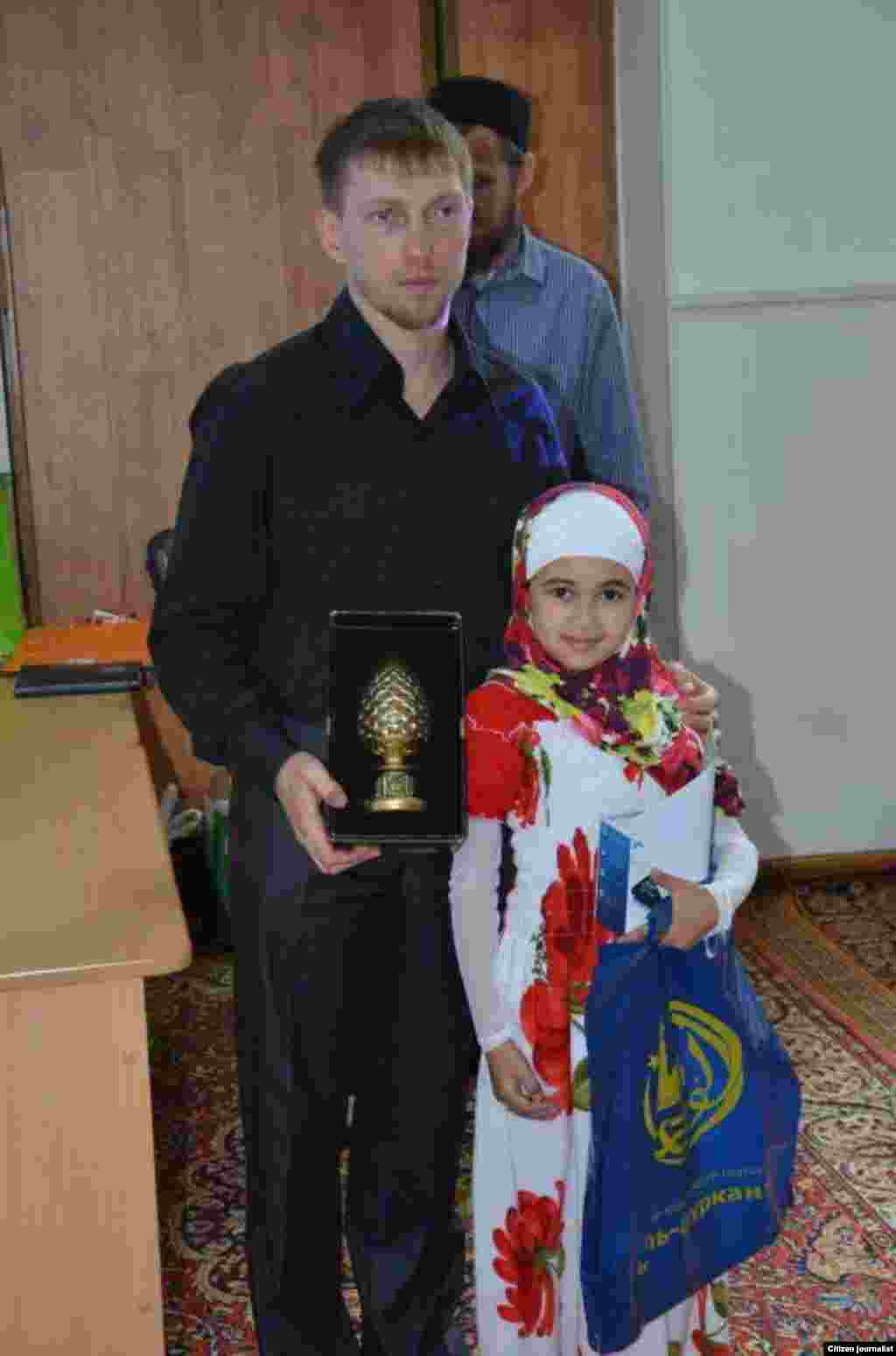 Алфия Тожибоева 2013 йилда Қуръон ҳофизалари танлови ғолиби