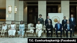 Ukrayinanıñ Türkiye Cumhuriyeti elçisi Nariman Celâlnıñ Türkiye prezidenti Recep Tayyip Erdoğanğa işanç mektüplerini berüv merasiminde. Ankara, 2025 senesi iyülniñ 8-i