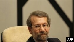 آقای لاریجانی از نمایندگان خواسته است به جای سخن گفتن از رییس آینده مجلس به فکر گرانی ها و مشکلات مردم باشند. (عکس از AFP)