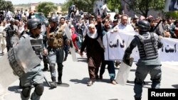 Коопсуздук кырдаалынын  начардыгына  нааразы оогандардын  демонстрациясы. Кабул, 2-июнь, 2017-жыл. 