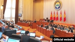 Заседание Жогорку Кенеша, Бишкек, 5 июля 2012 года.
