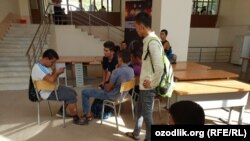 SamDUda imtihon adolatsiz o‘tayotganini iddao qilgan abiturientlar