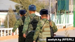 Кыргыз чек арачылары.(Сүрөттүн азыркы окуяга тиешеси жок)