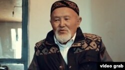 «Стамбулдан шыққан қазақ» деректі фильмінен көрініс. Суретте кейіпкерлердің бірі - Мүфтихан ақсақал.