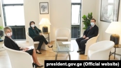 Вчера с Саломе Зурабишвили встретился Леван Иоселиани