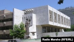 МахIачхъала. Миллияб библиотека.