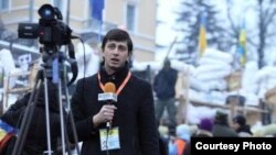 Аляксандар Баразенка перадае з Майдану, люты 2014