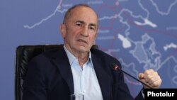 Armenia - Former President Robert Kocharian speaks at a news conference in Yerevan, February 17, 2025.