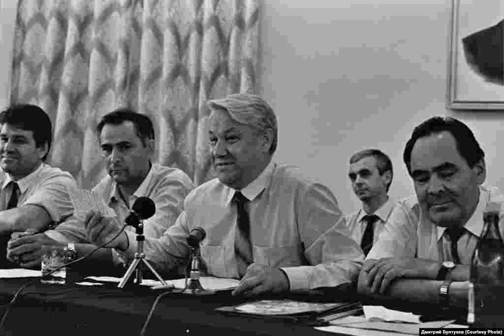 Ельцин чыгыш ясый