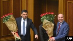 Новые: премьер-министр Украины Владимир Гройсман (слева) и глава Верховной Рады Андрей Парубий 