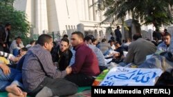 هواداران محمد مرسی، رییس جمهوری مصر در مقابل دادگاه قانون اساسی.