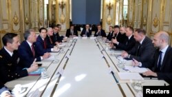 Мирные переговоры в Елисейском дворце представителей Франции, США, Украины, Британии и Германии. Париж, 17 апреля 2025 года