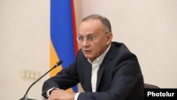 ԱԺ «Հայաստան» խմբակցության ղեկավար Սեյրան Օհանյանը ճեպազրույցի ժամանակ, Երևան, 15-ը սեպտեմբերի, 2025թ.