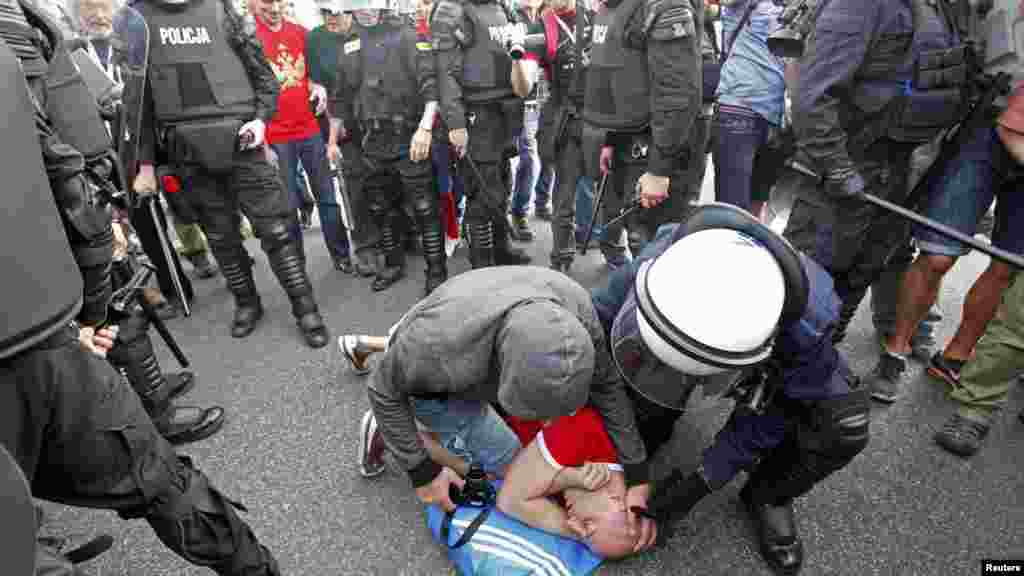 Европа футбол беренчелеге, Русия-Польша уены, 12 июнь 2012