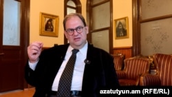 «Ժամանակ» օրաթերթի գլխավոր խմբագիր Արա Գոչունյանը