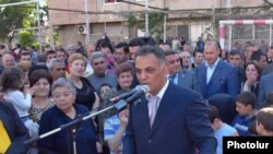 Armenia -- Yerevan's incumbent Mayor Gagik Beglarian speaks at a municipal election campaign rally.